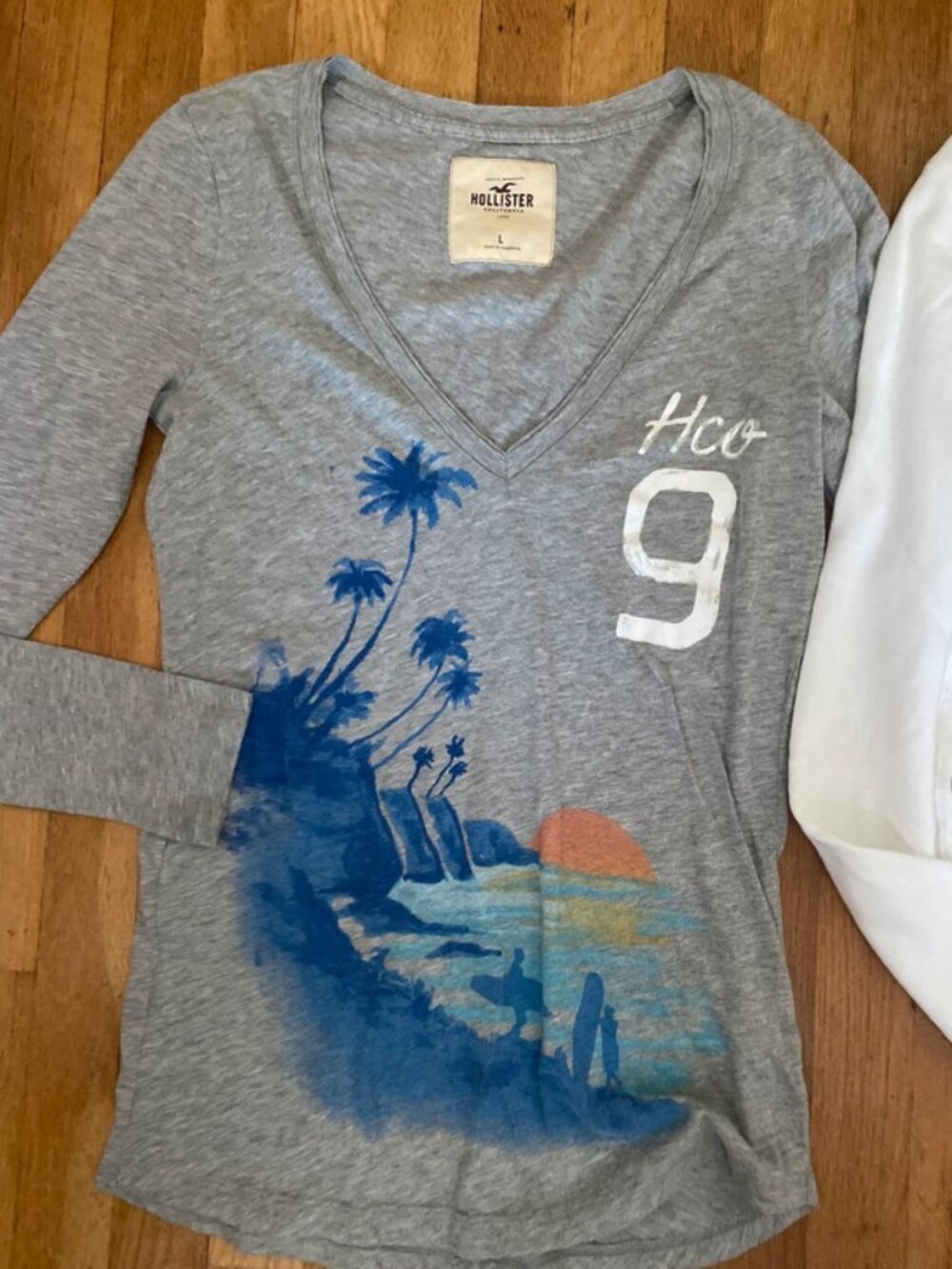 Y2K 2000s Vintage Hollister Long sleeve shirt and hoodie grey and white - Picture 2 of 10